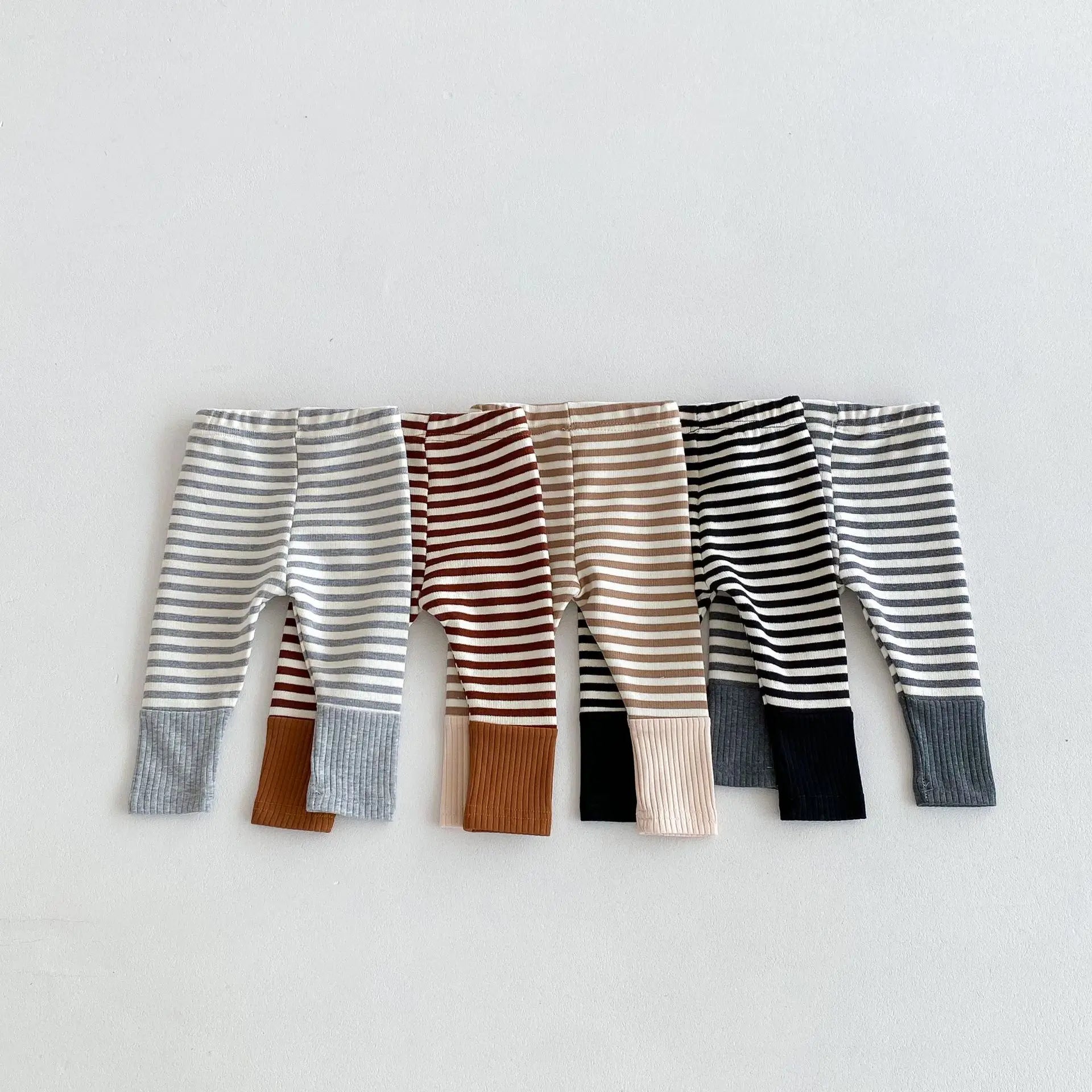 Baby Bubble baby leggings in comfort stretch fabric, designed for growing legs with soft, flexible material and colorful patterns.