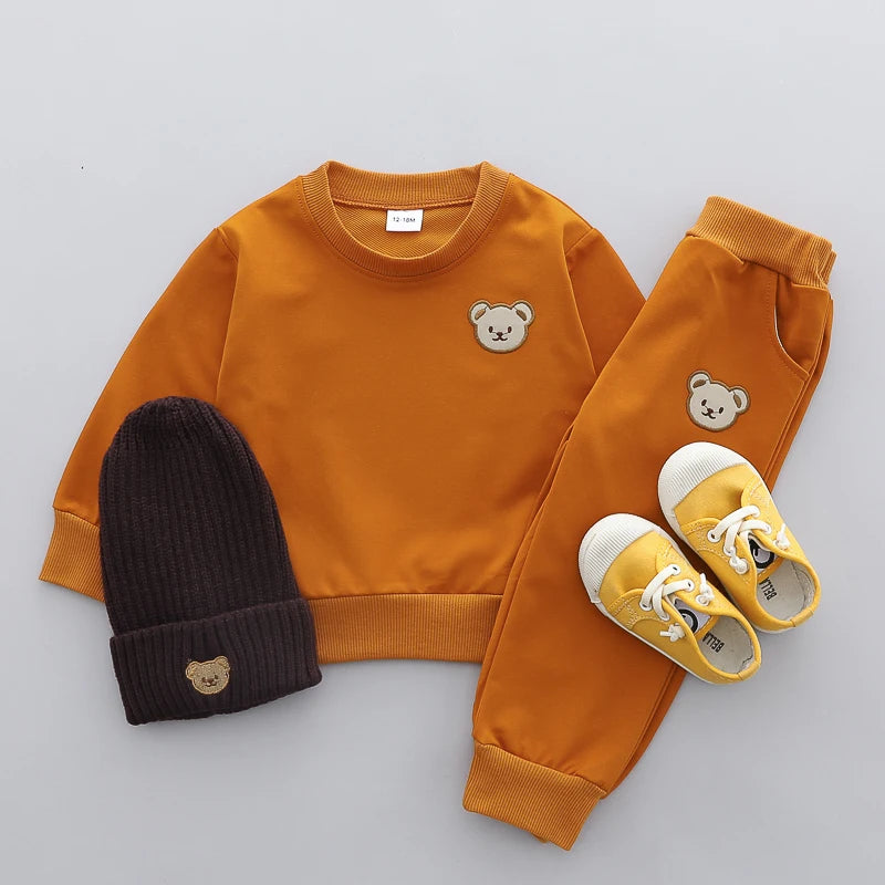 Baby Bubble Little Bear outfit, cute two-piece set with bear print for infants, featuring cozy shirt and pants.