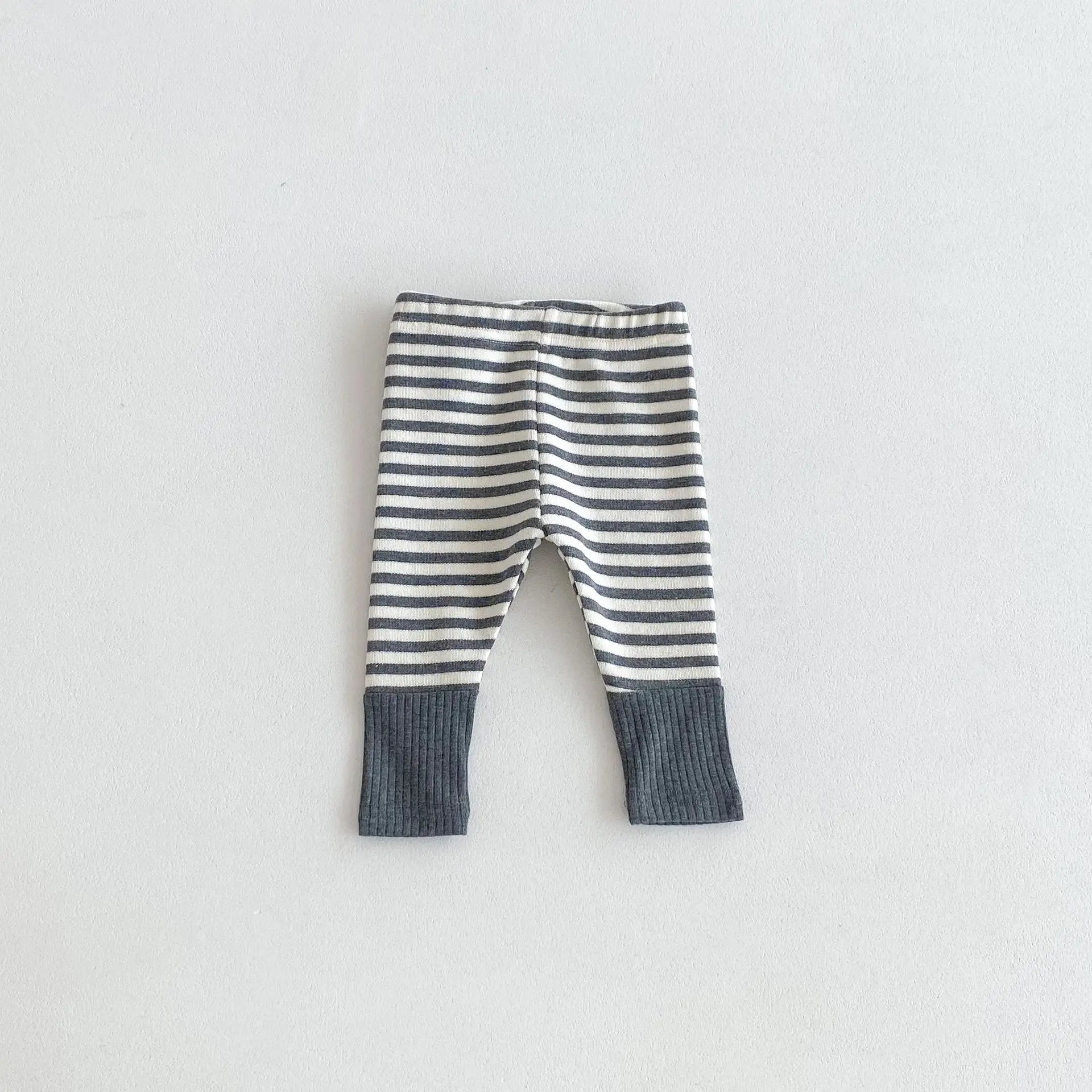 Baby Bubble baby leggings in soft stretch fabric, designed for comfort and growth, shown in a close-up image.