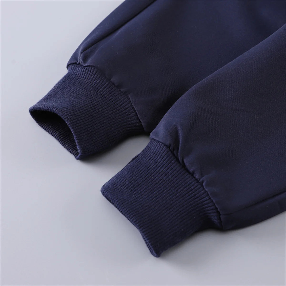 Baby Bubble bear hoodie outfit, cozy two-piece set for infants, featuring a soft bear hoodie and matching pants.