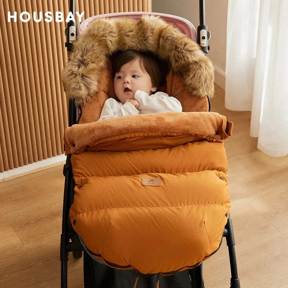 Baby Bubble baby winter sleeping bag and warm pram footmuff, cozy and insulated for cold weather, suitable for infants in stroller.