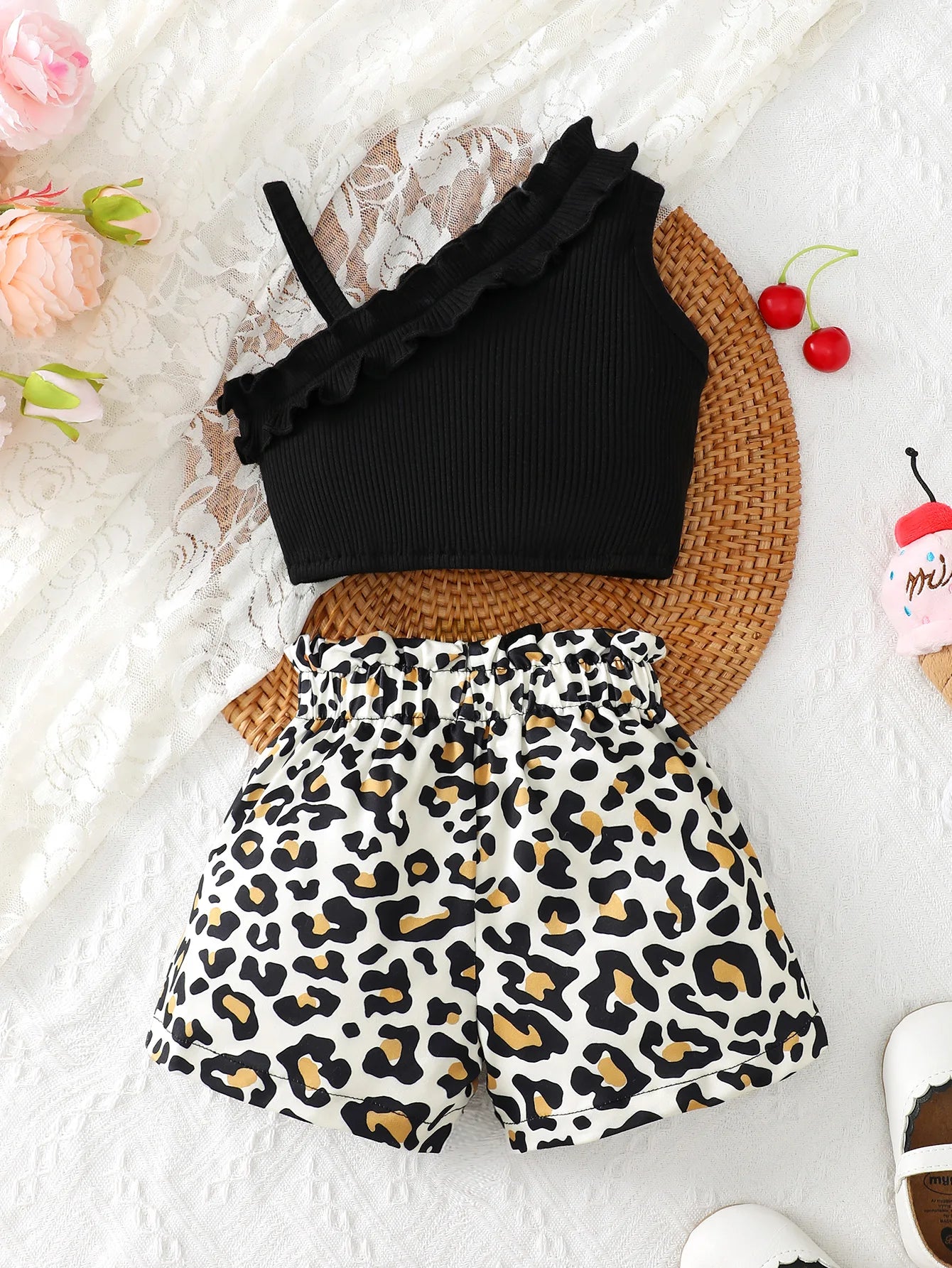 Baby Bubble sleeveless cotton summer jumpsuit with a relaxed fit, perfect for warm weather and casual outings.