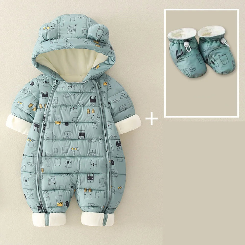 Baby Bubble CLO baby warm jumpsuit, cozy winter comfort, soft fabric, full-body design, ideal for chilly weather.
