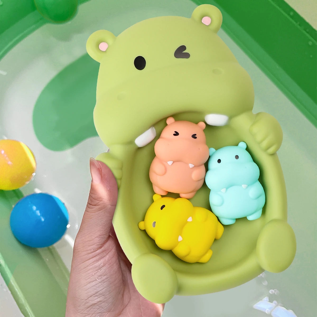 Baby Bubble floating bath animal toys set with colorful rubber animals for water play, designed for toddlers' bath time fun.